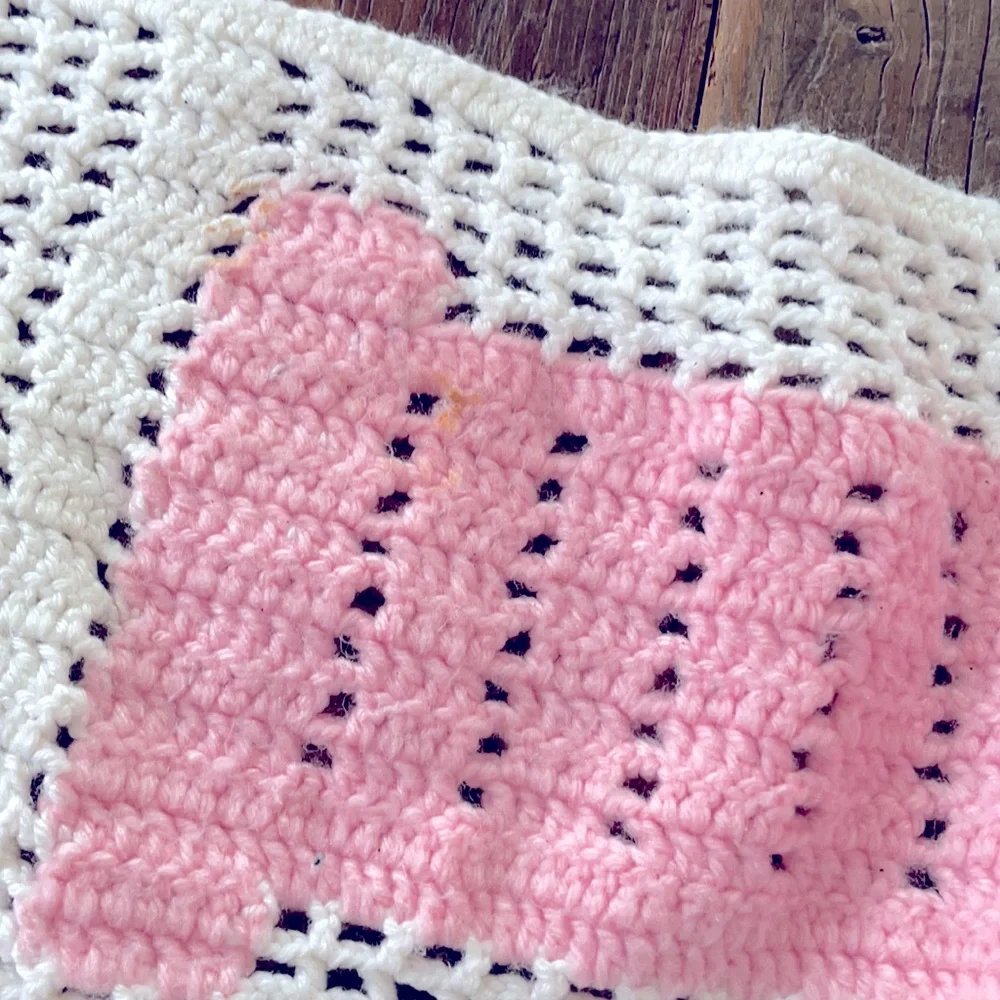 Vintage crochet baby blanket‎ EUC